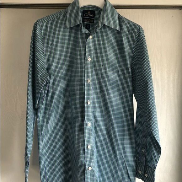 Stafford Men’s Travel Dress Shirt Size 14.5/32-33 - Picture 1 of 4
